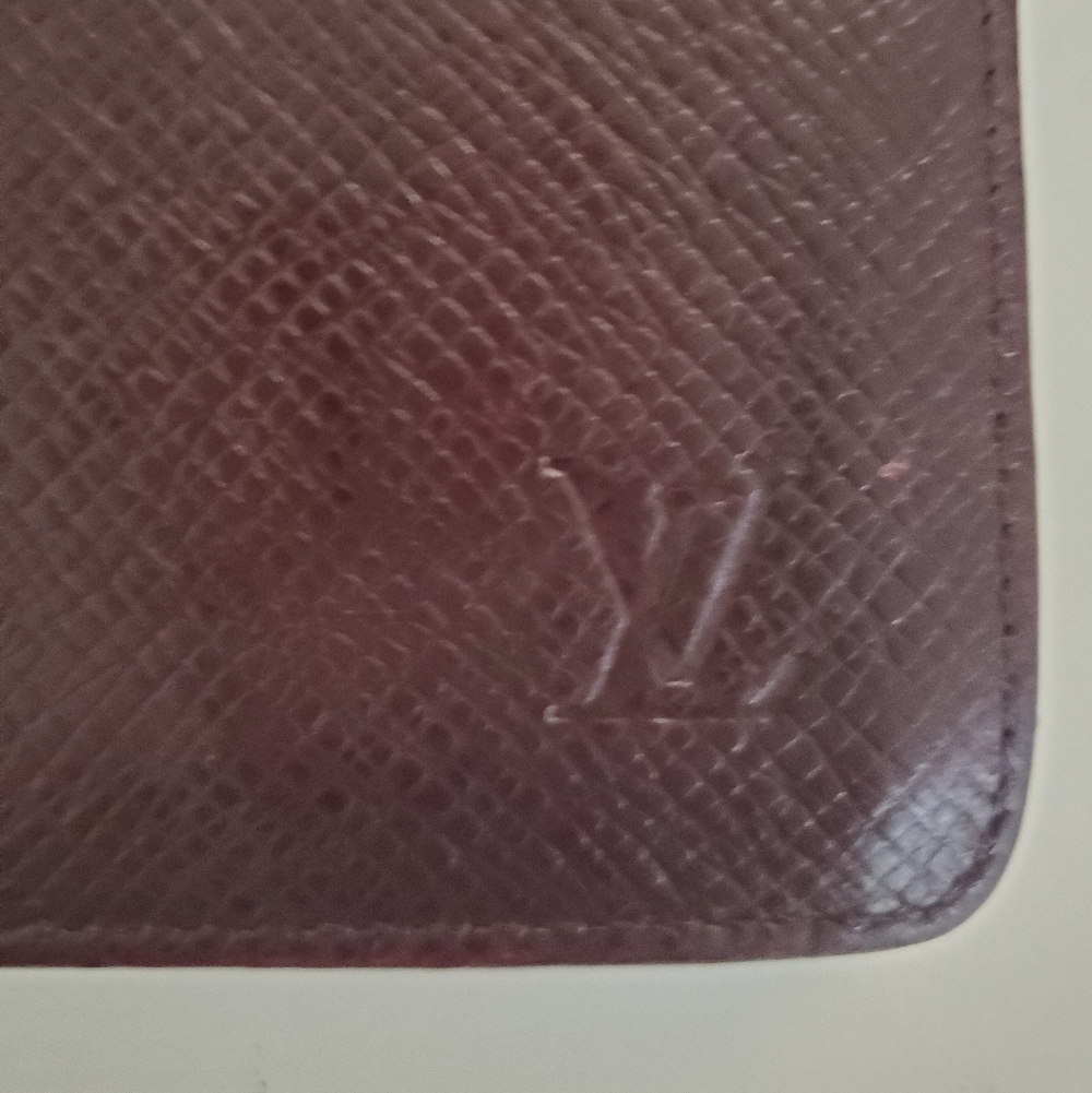 Authentic Louis Vuitton Taiga Bifold Leather Wallet With COA - Picture 3 of 11